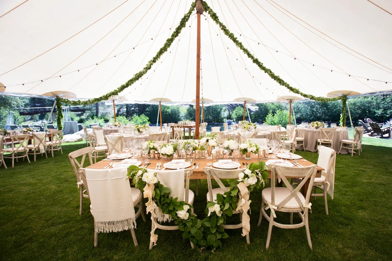 How to Select the Right Linen for Outdoor Wedding Venues in the USA?