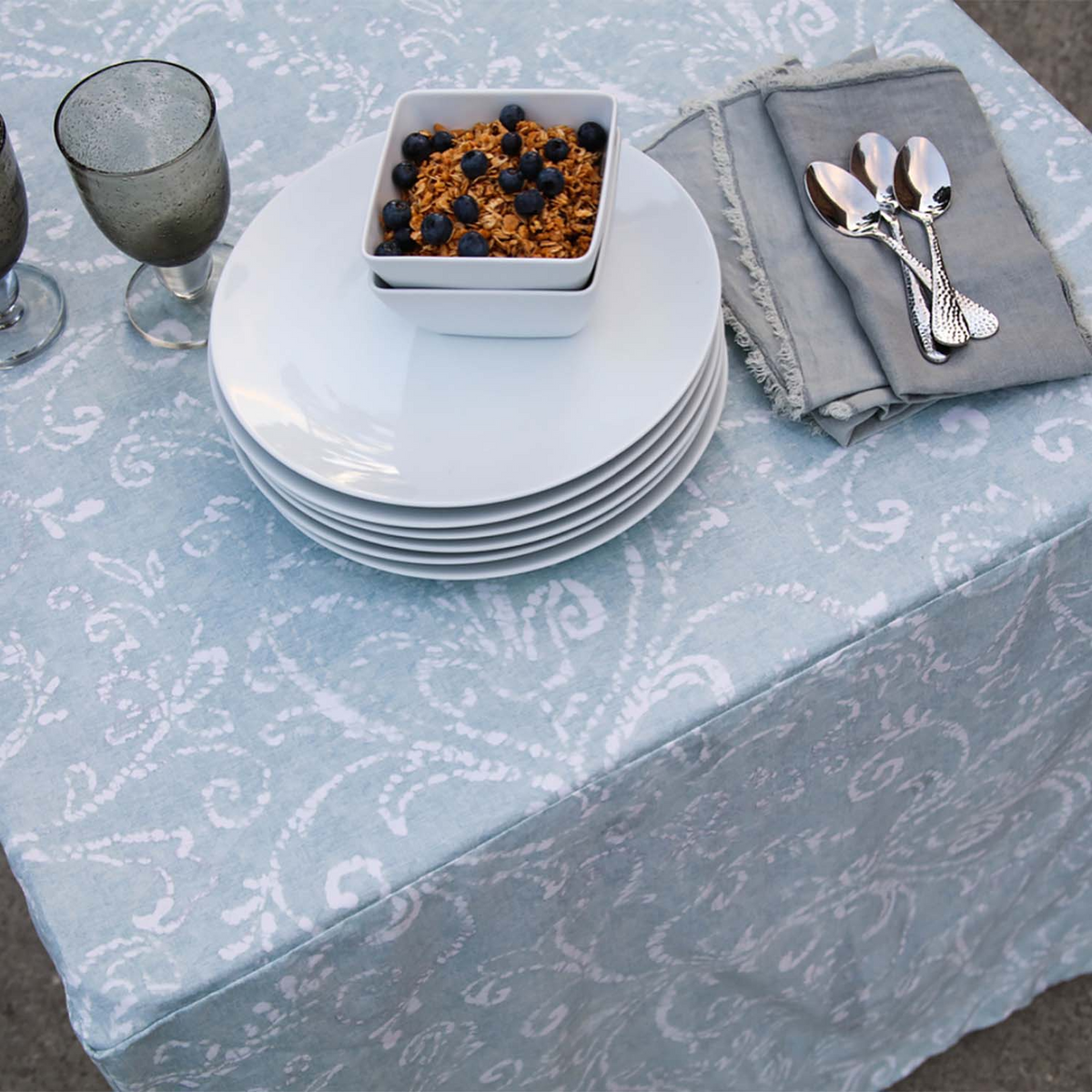 Solids - Platinum - Table Cover - Royal